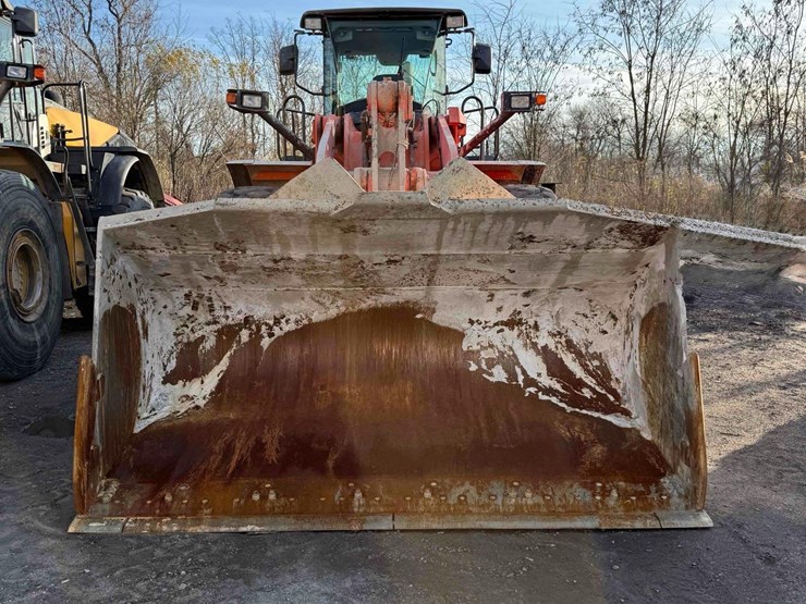 2018-hitachi-zw310-6-image-2