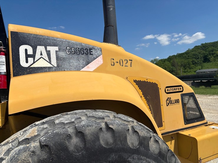 caterpillar-cs-563e-image-10
