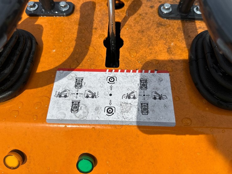 #5042-•-arteer-qb-480-mini-skid-steer-image-18