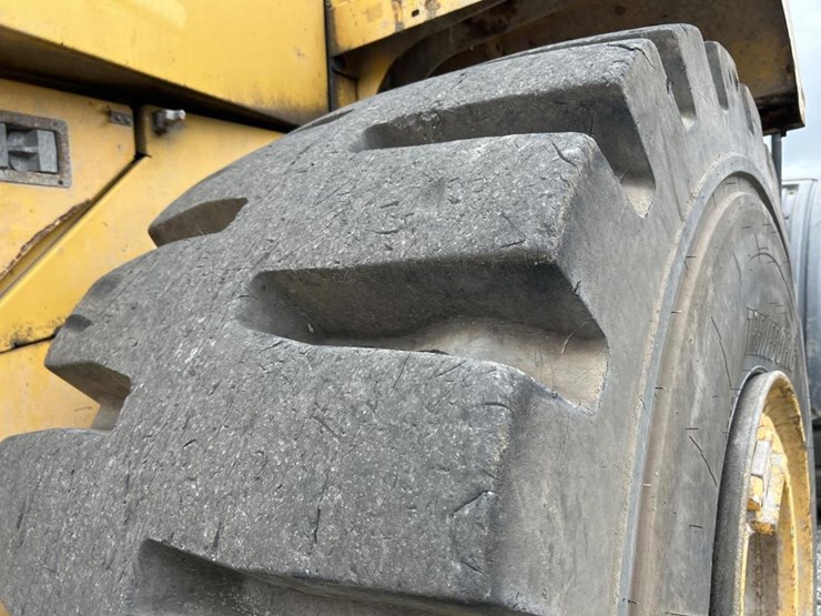 2014-deere-824k-image-83