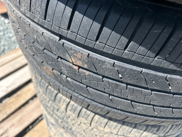 #6030-•-(6)-225/55r17-tires-w/-aluminum-rims-image-8
