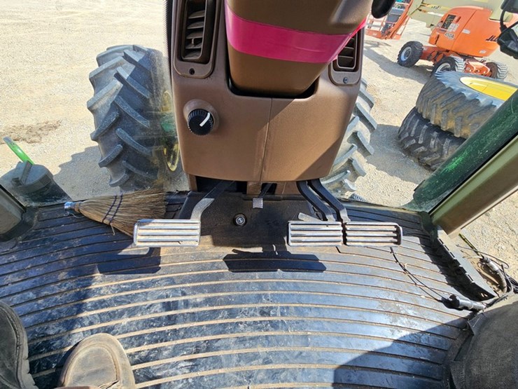 john-deere-8300-image-25