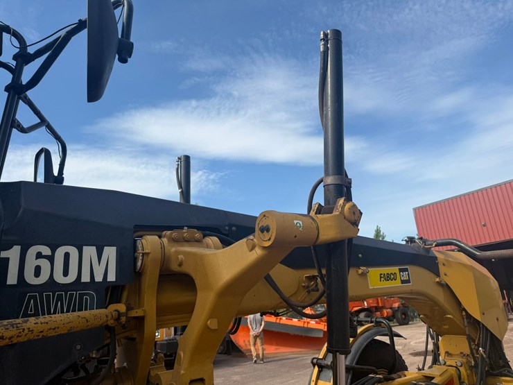 caterpillar-160m-image-161