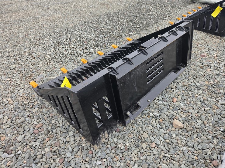 #6117-•-approx.-66"-unused-future-ft-rb66-skid-steer-rock-bucket-image-2