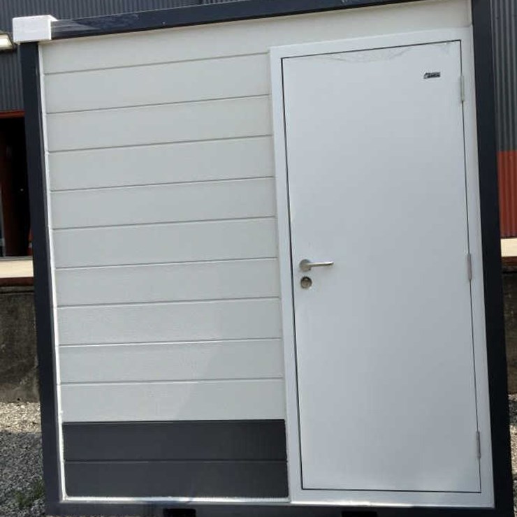 #87 • Mobile Toilet w/Shower - RM87-96