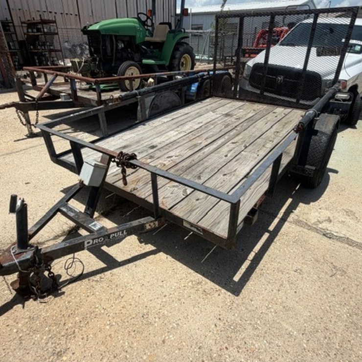 #84 • CENTRAL HITCH TRAILER