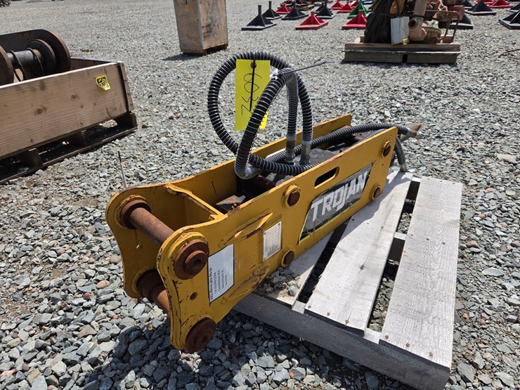 #6032-•-trojan-mini-excavator-breaker-hammer-image-3