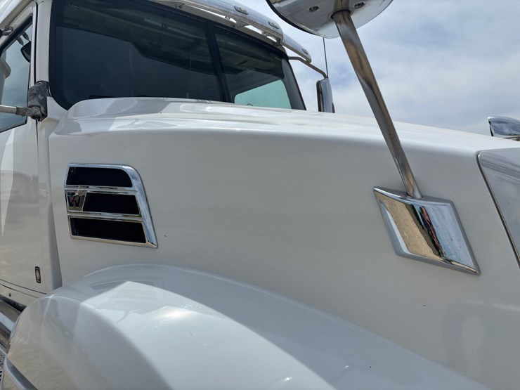 2020-western-star-5700xe-image-26