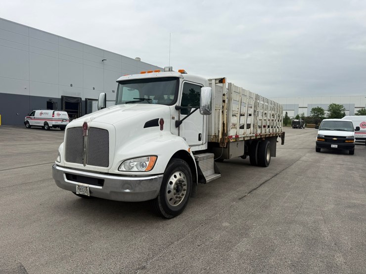 #2050-•-kenworth-flatbed-truck-image-1