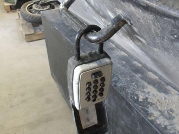60-in.-x-32-in.-x-30-in.-tool-box(es)-image-10