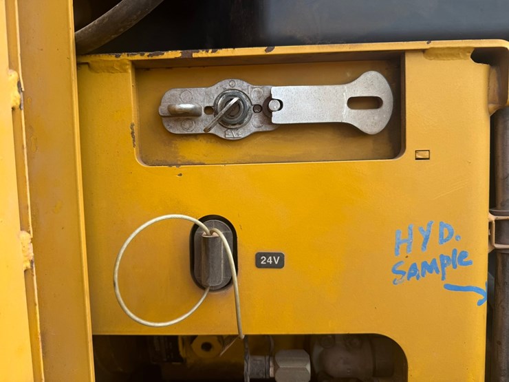 caterpillar-160m-image-144
