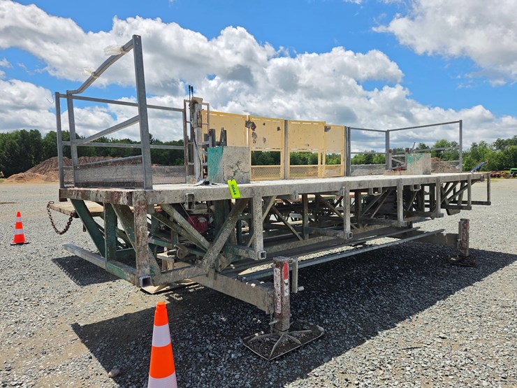 #5044-•-hydro-mobile-hm2-mast-climbing-work-platform-scaffold-image-1