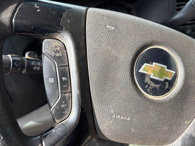 2012-chevrolet-1500-image-26