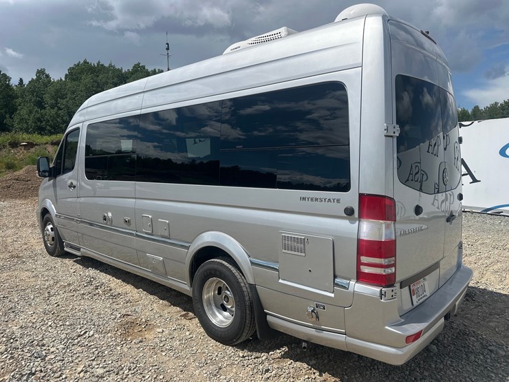 #2492-•-2014-mercedes-benz-airstream-motorhome-image-3