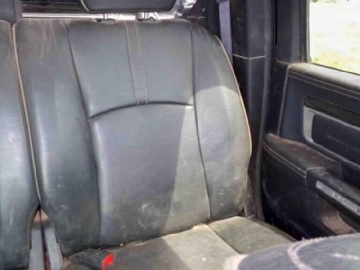 2016-dodge-ram-3500-image-10