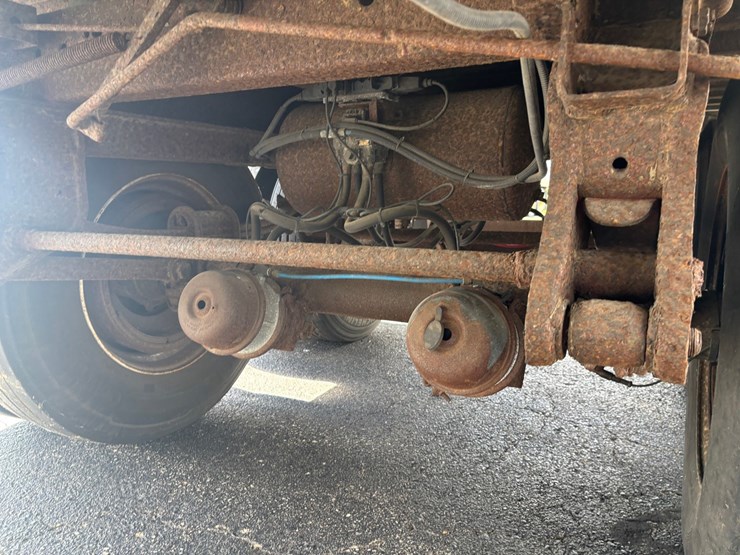 #2188-•-2002-hyundai-48'-dry-van-image-48