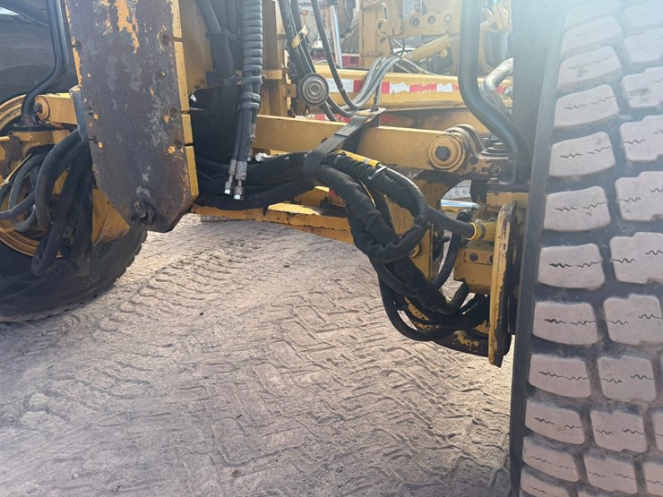 caterpillar-160m-image-10