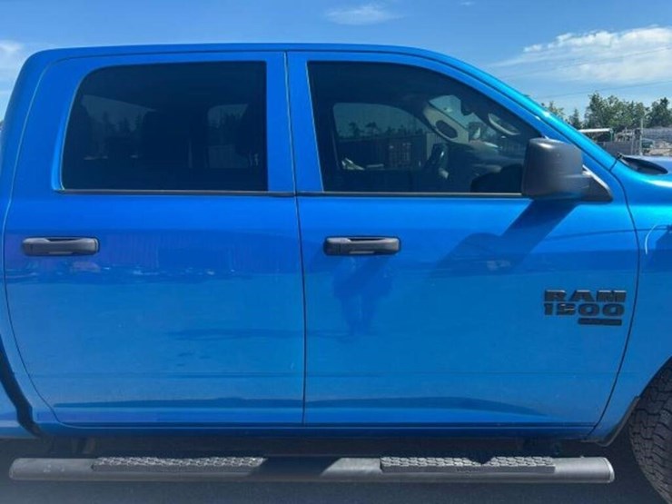 2021-ram-1500-classic-image-68