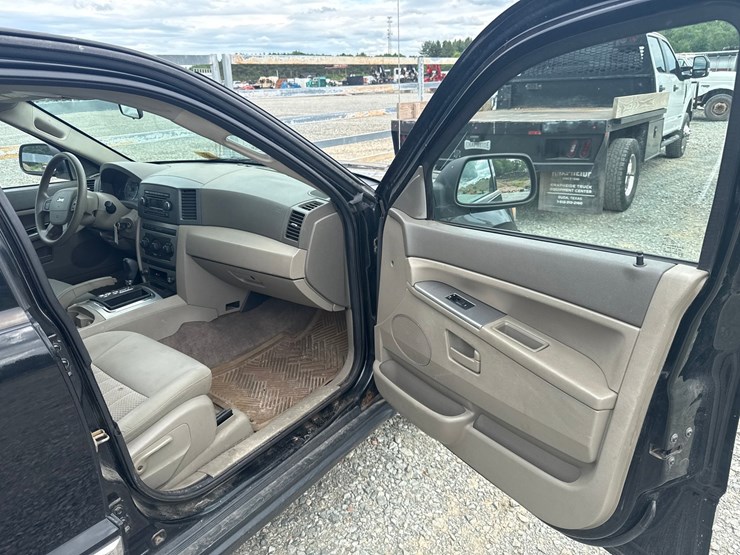 2006-jeep-grand-cherokee-image-31