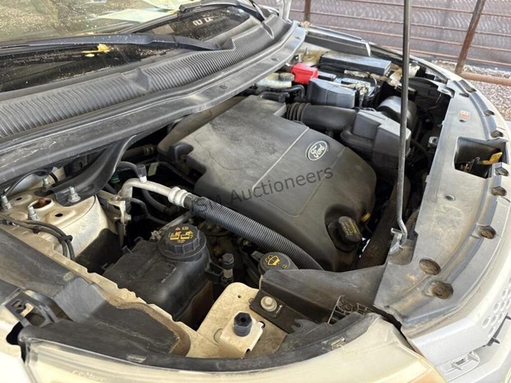 2012-ford-explorer-image-13