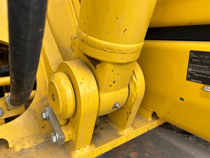 komatsu-pc130-11-image-25