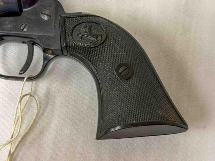 colt-revolver-image-2