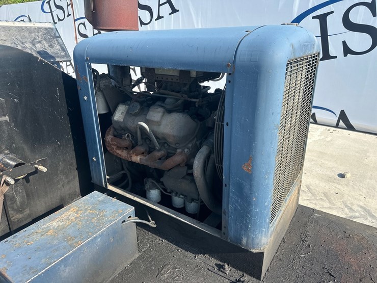 #5022-•-nlb-corp.-10150d-towable-air-compressor-image-11