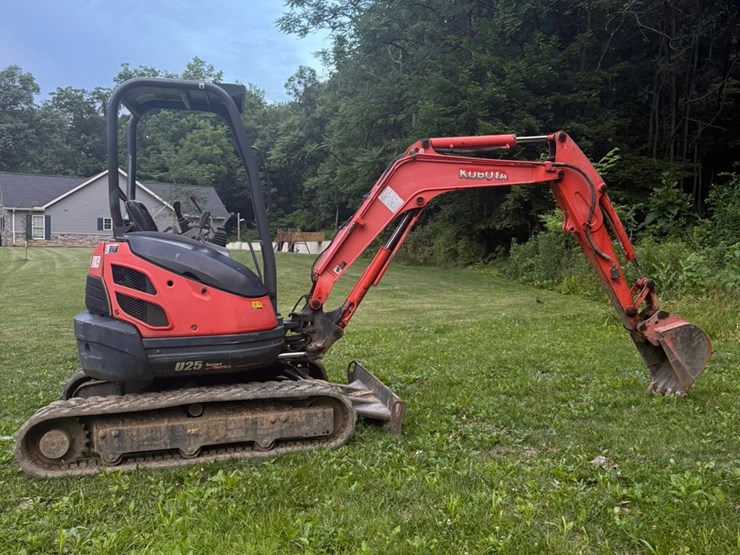 2011-kubota-u25-image-6