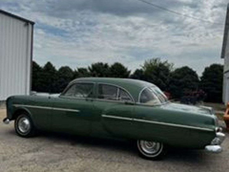1951-packard-four-door-sedan-image-3