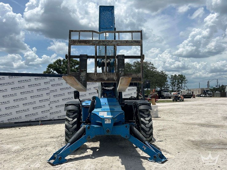 2019-genie-gth1056-image-23