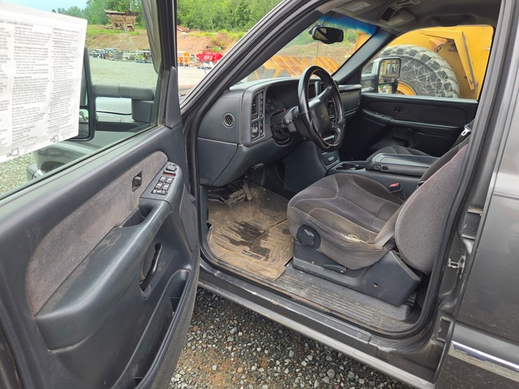2002-gmc-1500hd-image-129