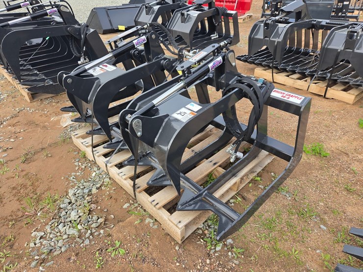 #6002-•-approx.-66"-unused-stout-66-9-skid-steer-brush-grapple-bucket-image-1