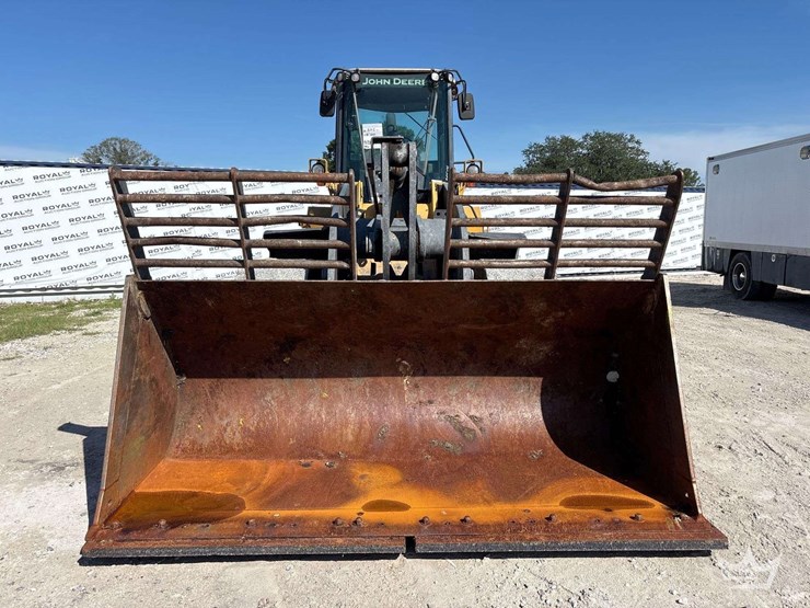 2014-deere-644k-image-38