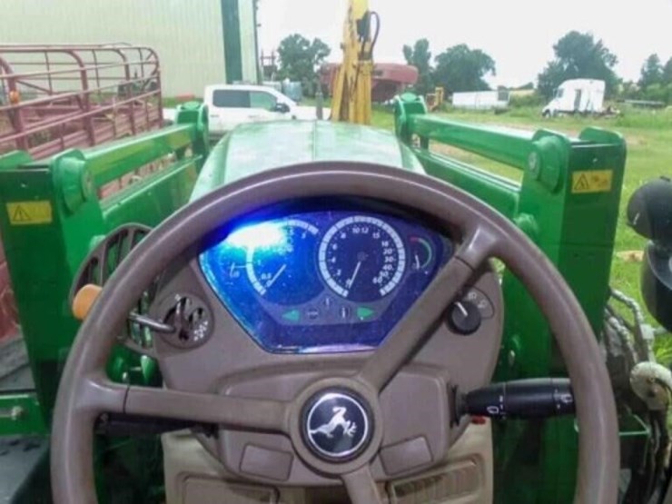 2012-john-deere-6210r-image-15