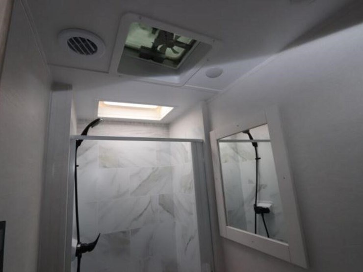 2024-ford-transit-image-35
