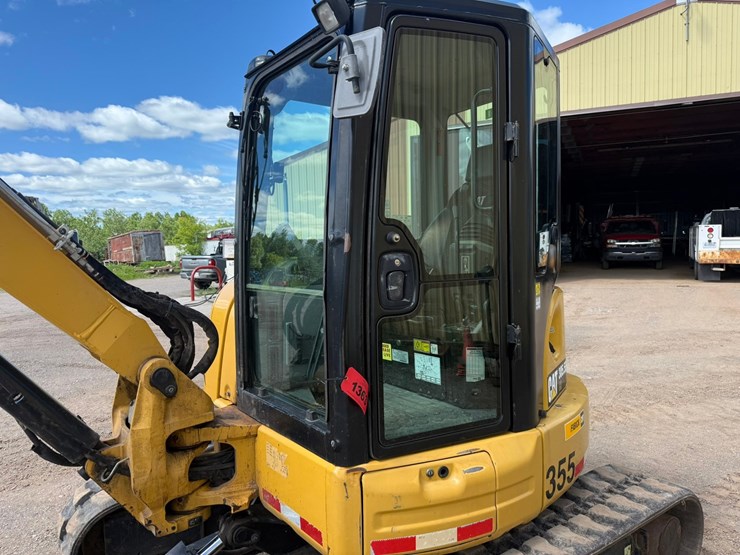 caterpillar-305.5e2-image-52