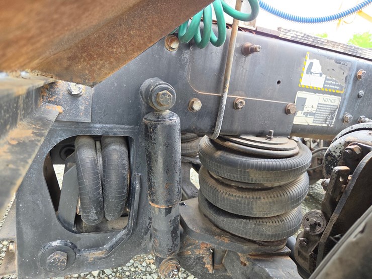 2007-mack-granite-cv713-image-29