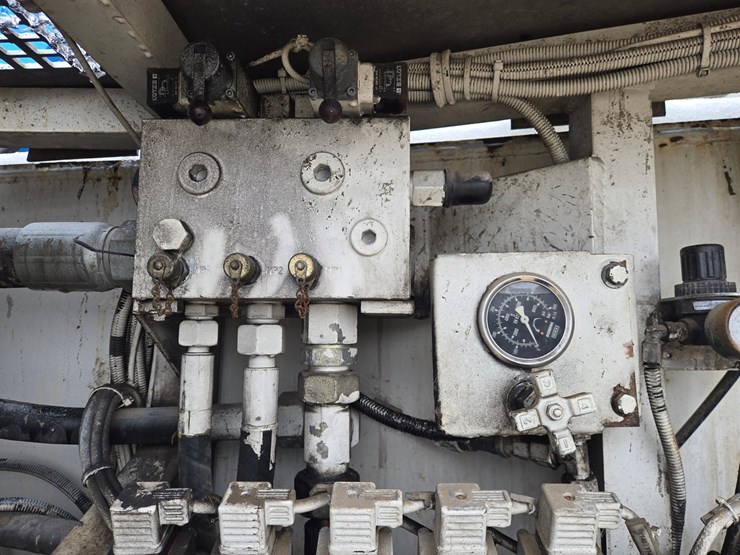 #60854-•-2006-tor-truck-corporation-61sx-pump-truck-image-21