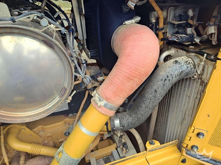 2022-caterpillar-d5-lgp-image-13