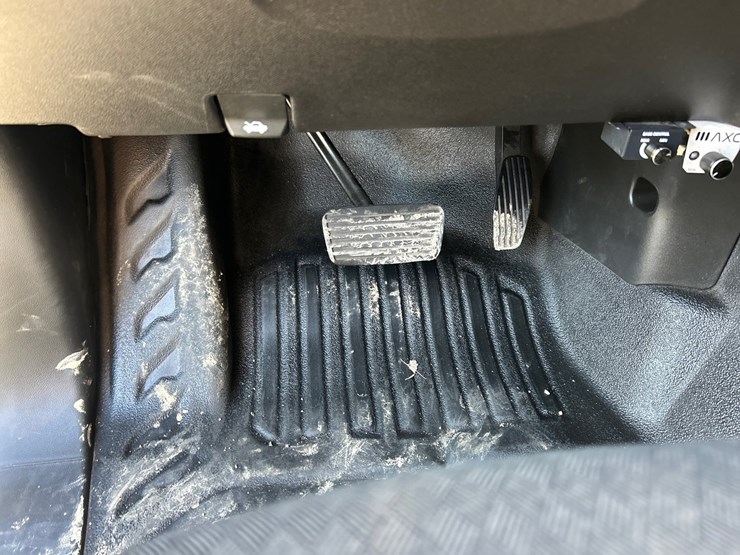 2020-chevrolet-3500-image-52