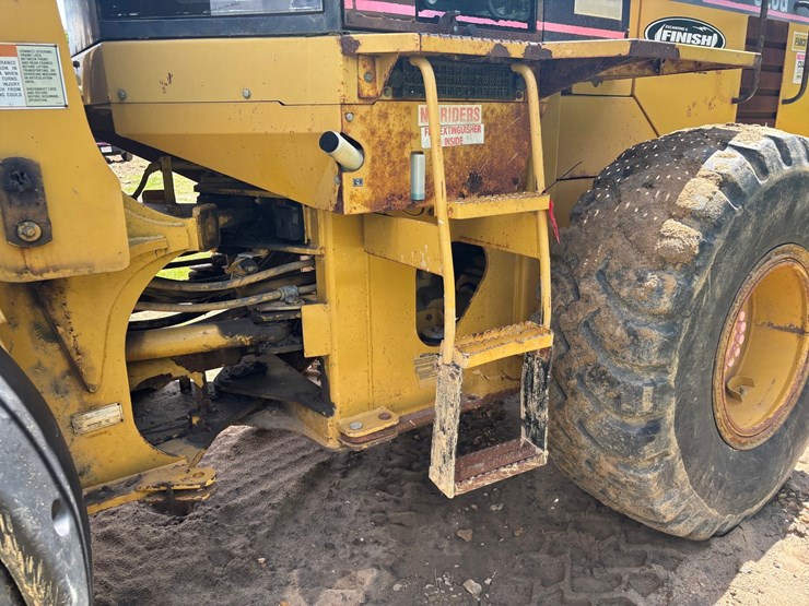 caterpillar-928g-image-9
