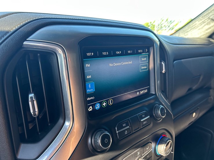 2020-chevrolet-3500-image-53