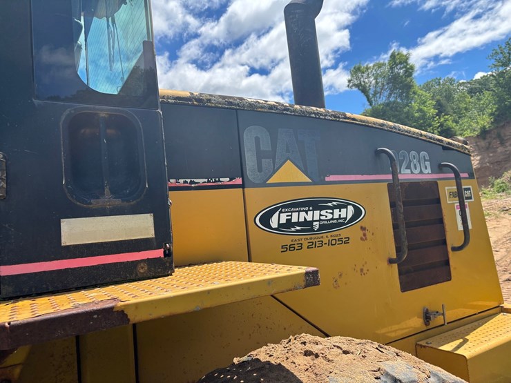 caterpillar-928g-image-13