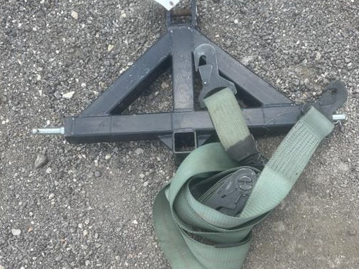 #236-•-3-pt-trailer-hitch-adapter-w/-ratchet-strap-image-5