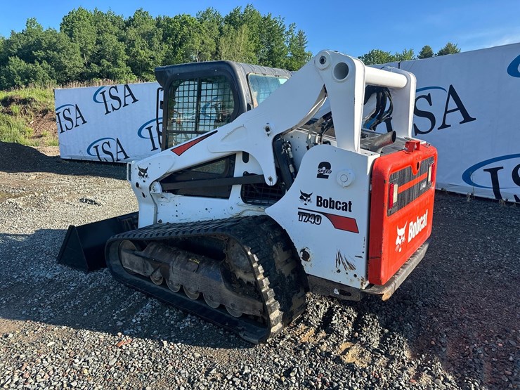 2020-bobcat-t740-image-3