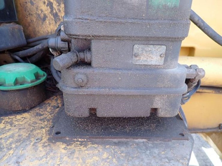 2009-deere-310sj-image-33