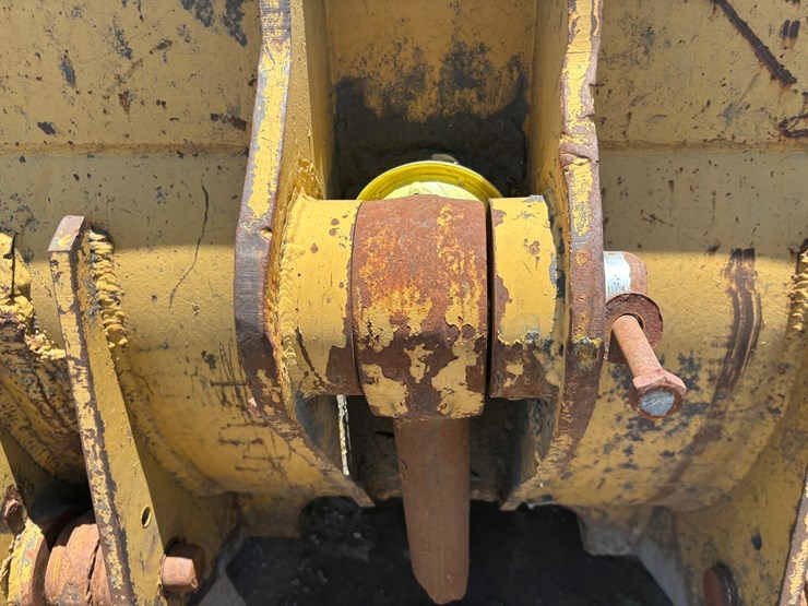 caterpillar-950b-image-10