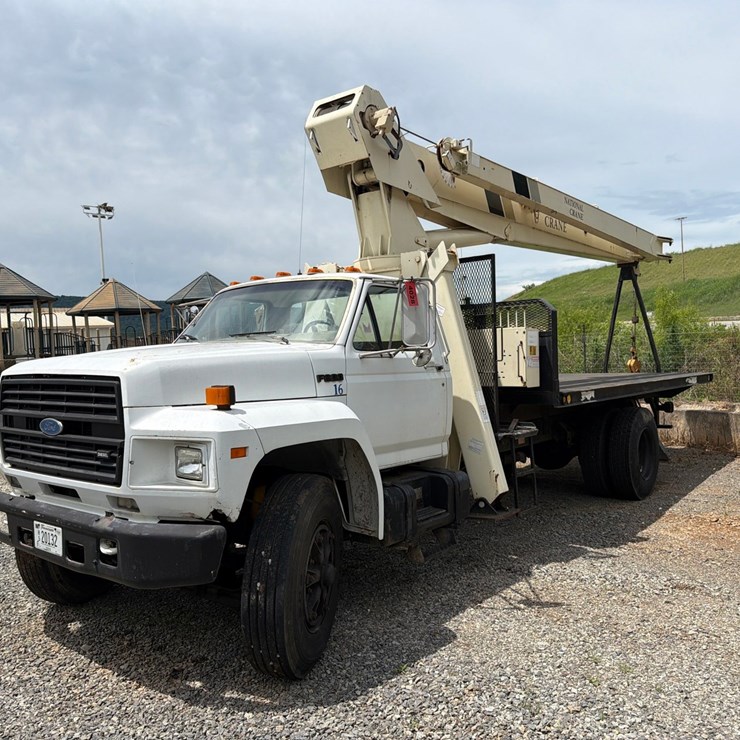 1990 FORD F800
