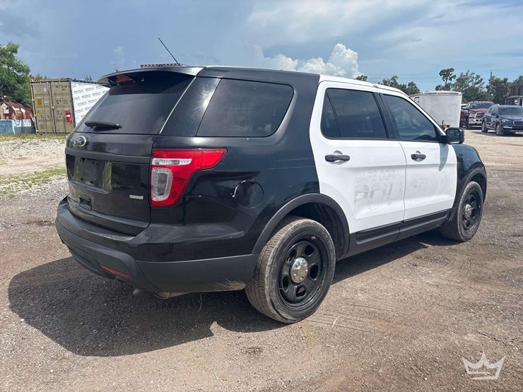 2015-ford-explorer-image-3