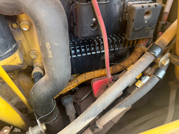 caterpillar-160m-image-136